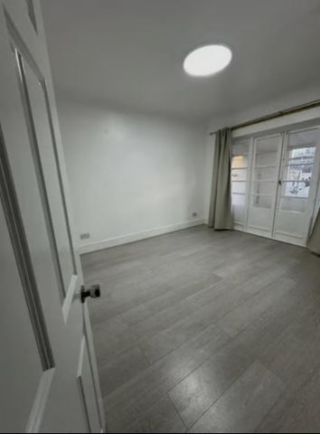 4 bedroom terraced house to rent - Photo 3