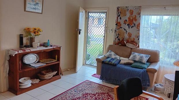 Broadbeach Waters - Photo 1