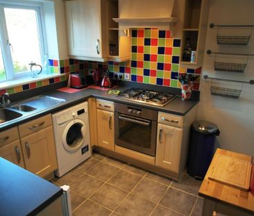 3 bedroom semi-detached house to rent - Photo 1