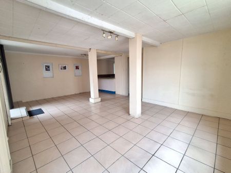 Ground Floor Unit Close to Waterfronts - Photo 2