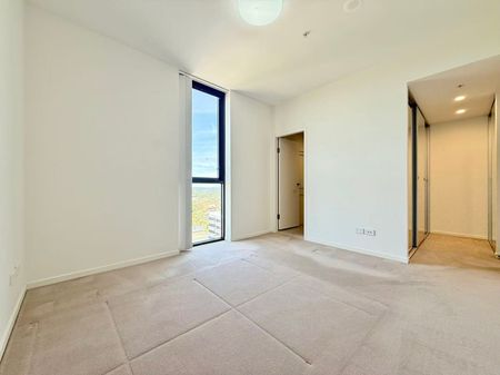 Water Views Spacious and Modern 3-Bedroom Apartment in the Heart of Hurstville - Photo 5