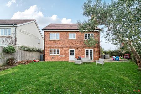 4 bedroom detached house to rent - Photo 5