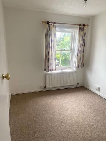 3 bedroom terraced house to rent - Photo 3