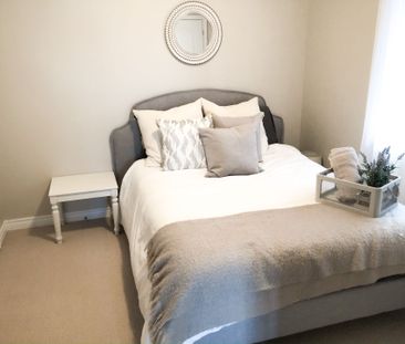 For Lease - 438 Kwapis Boulevard, Newmarket, Ontario - Photo 6