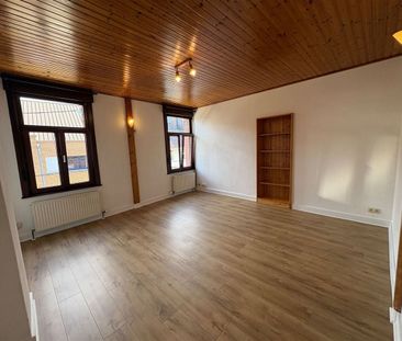 Appartement te huur in Péruwelz voor € 560 met 1 slaapkamer - Photo 1