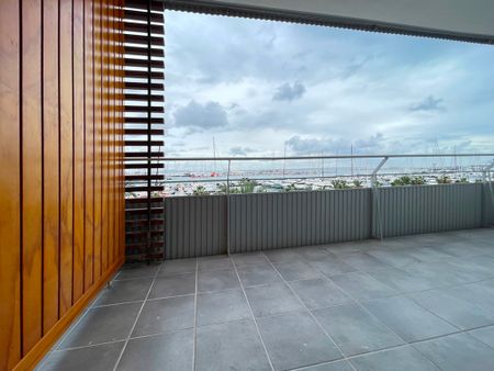 Bonito apartamento con vistas al mar, 2 dormitorios, terraza, ascensor, Paseo Maritimo. - Photo 4