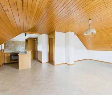 Ruhige Wohnlage im Grünen - 2-Zimmer-Dachwohnung - Photo 1