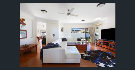 Spacious Family Living in the Heart of Prestigious Benowa Waters - Photo 4