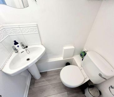 2 bedroom semi-detached house to rent - Photo 2