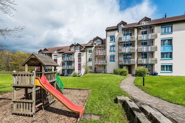 Maisonette-Dachwohnung mit Terrasse im Westen der Stadt - Photo 1