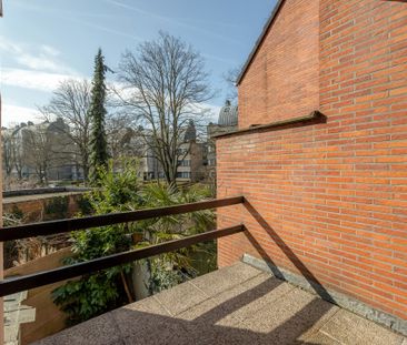 Gerenoveerd appartement met zonnig terras - Foto 1