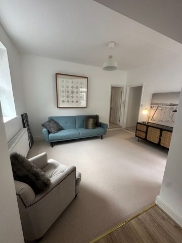 1 Bed Flat, Avonmore Road, W14 - Photo 2