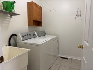 For Lease - 151 Harrongate Place, Whitby, Ontario - Photo 3