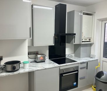 Room in a Shared House, Shaftesbury Avenue, HA2 - Photo 4