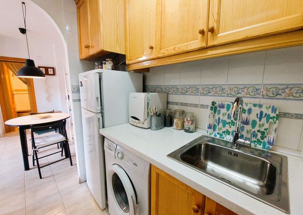 Apartamento 2 dormitorios con piscina al lado del mar