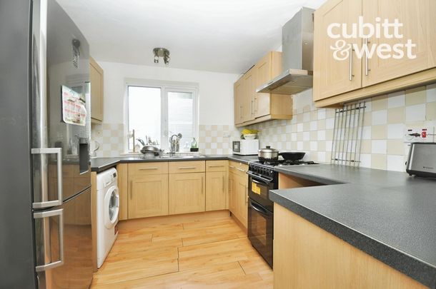 3 bedroom terraced house to rent - Photo 1