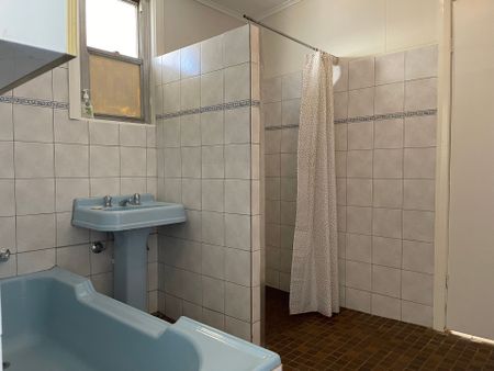 North Location - Three Bedrooms - Photo 5