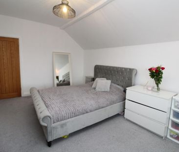 4 bedroom semi-detached house to rent - Photo 2