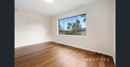 Sun filled style in Bentleigh East - Unfurnished. - Photo 2