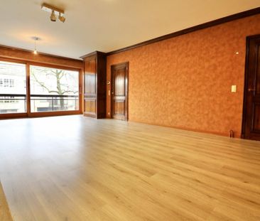 Centraal gelegen appartement met 2 slpk, 2 terrassen en garage voor... - Photo 2