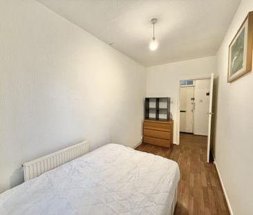 3 bedroom flat to rent - Photo 1
