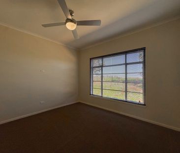 Peaceful & Private 4 bedroom home - Photo 4