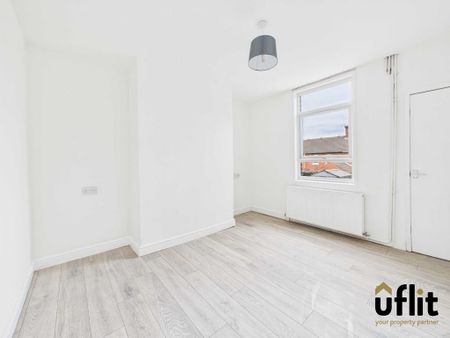 3 bedroom terraced house to rent - Photo 2