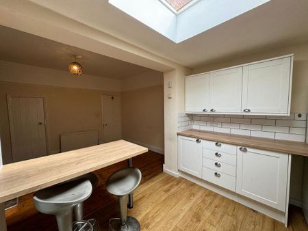 2 bedroom terraced house to rent - Photo 5