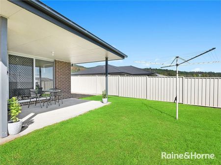 Relaxed Family Living in a Prime Mudgee Location - Photo 3