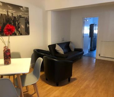 4 bedroom terraced house to rent - Photo 3