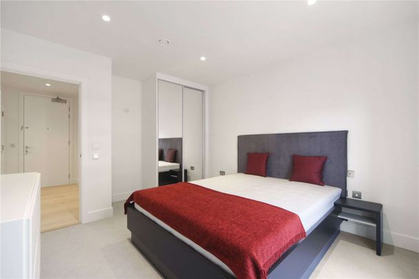 A fantastic one bedroom apartment situated on the second floor of an award-winning contemporary development in Ladbroke Grove - Photo 1