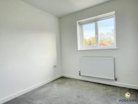 4 bedroom semi-detached house to rent - Photo 3