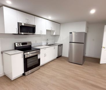 For Lease - 452 Alex Doner Drive, Newmarket, Ontario - Photo 4