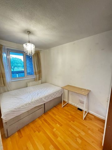 Room in a Shared House, Douglas Close, SM6 - Photo 5