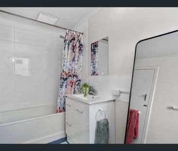 Cosy One Bedroom - Photo 4