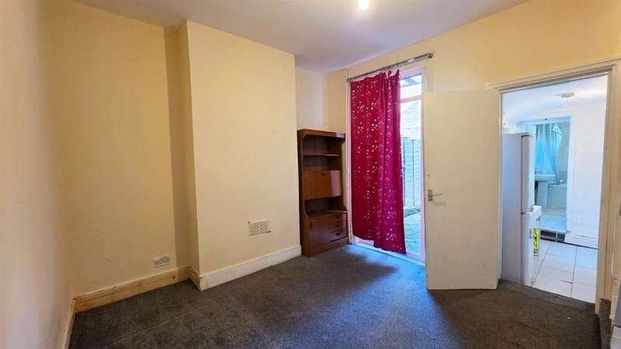 Field Road, London, E7 - Photo 1