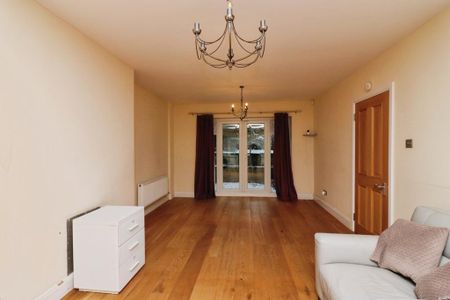 4 bedroom detached house to rent - Photo 2