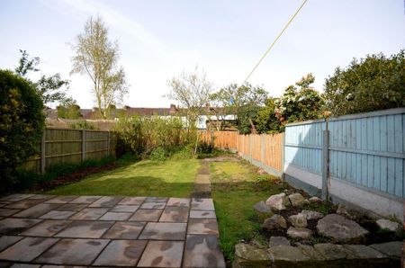 3 bedroom semi-detached house to rent - Photo 2