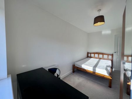 5 bedroom mews to rent - Photo 3