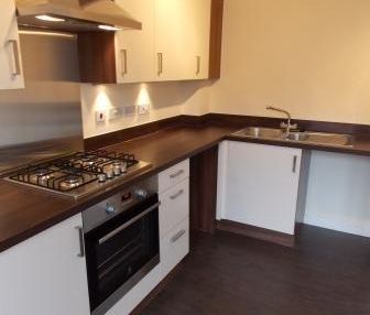 3 bedroom semi-detached house to rent - Photo 6