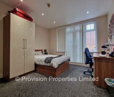 8 bedroom student accommodation - Photo 1