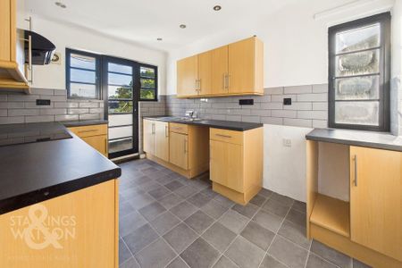 2 bedroom maisonette to rent - Photo 2