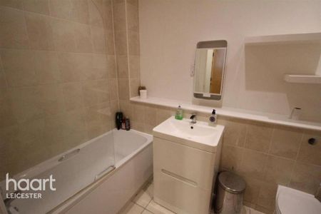2 bedroom apartment to rent - Photo 5