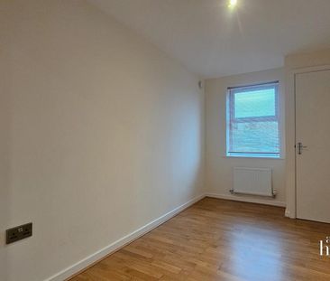 2 bedroom ground floor flat to rent - Photo 3