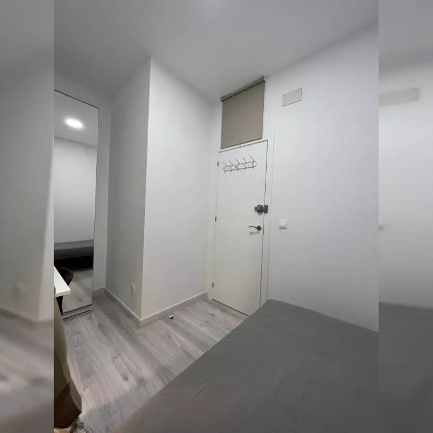 Room in shared recently renovated apartment in Barcelona - Photo 1