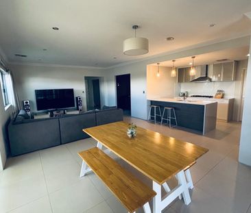 Golden Bay - Photo 1