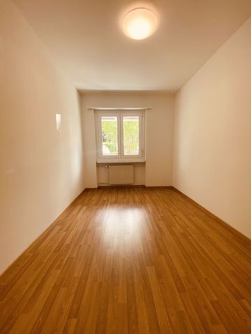 Zweitbezug 1 OG links W-2001, 3.5-Zimmer mit Balkon - Photo 2