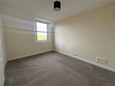 3 bedroom end of terrace house to rent - Photo 2