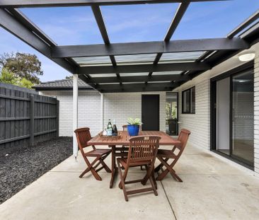 17 Hillpark Drive Mornington VIC - Photo 2