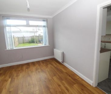 61 Kings Avenue, Newtownabbey, BT37 0DD - Photo 2